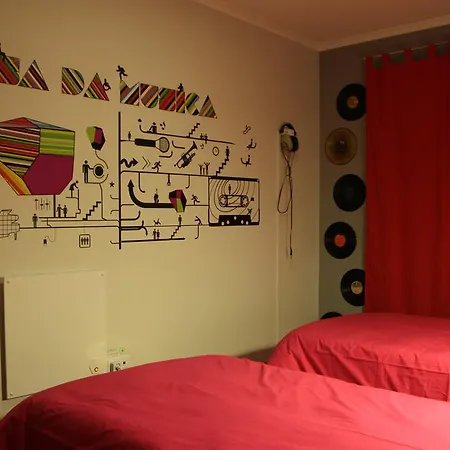 Ostello Oporto Excentric Surf / Design Hostel Oporto