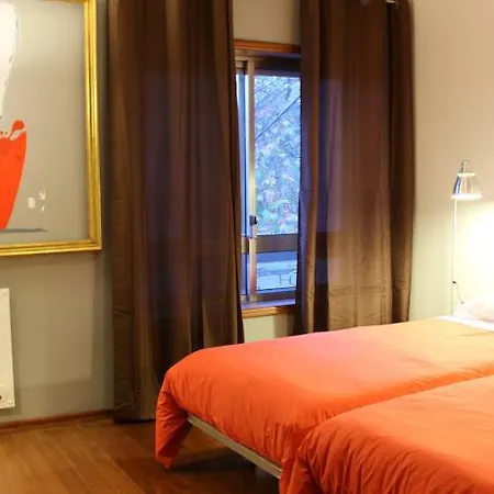 Ostello Oporto Excentric Surf / Design Hostel Oporto